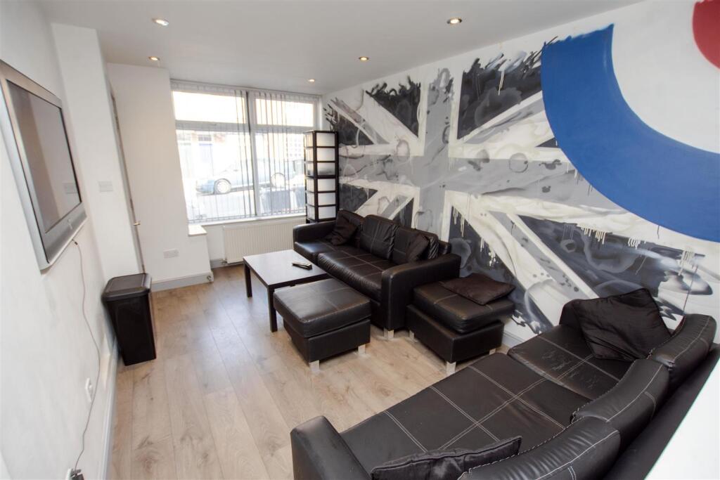 7 bed Detached for rent in Birmingham. From Oakmans Estate Agents - Student Lettings