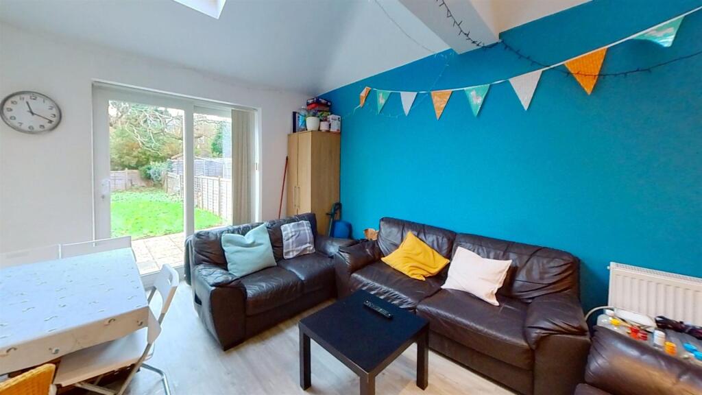 6 bed Detached for rent in Birmingham. From Oakmans Estate Agents - Student Lettings