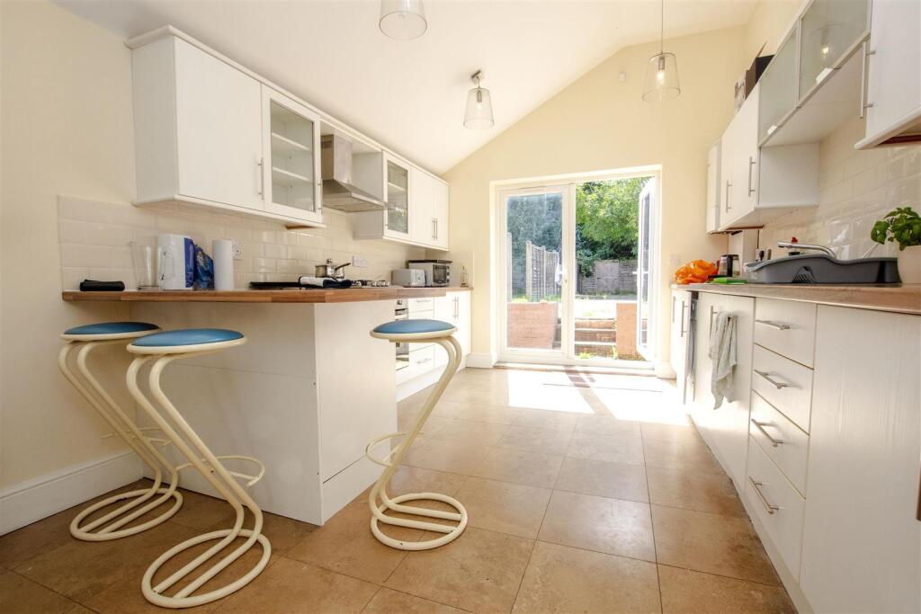 3 bed Detached for rent in Birmingham. From Oakmans Estate Agents - Student Lettings