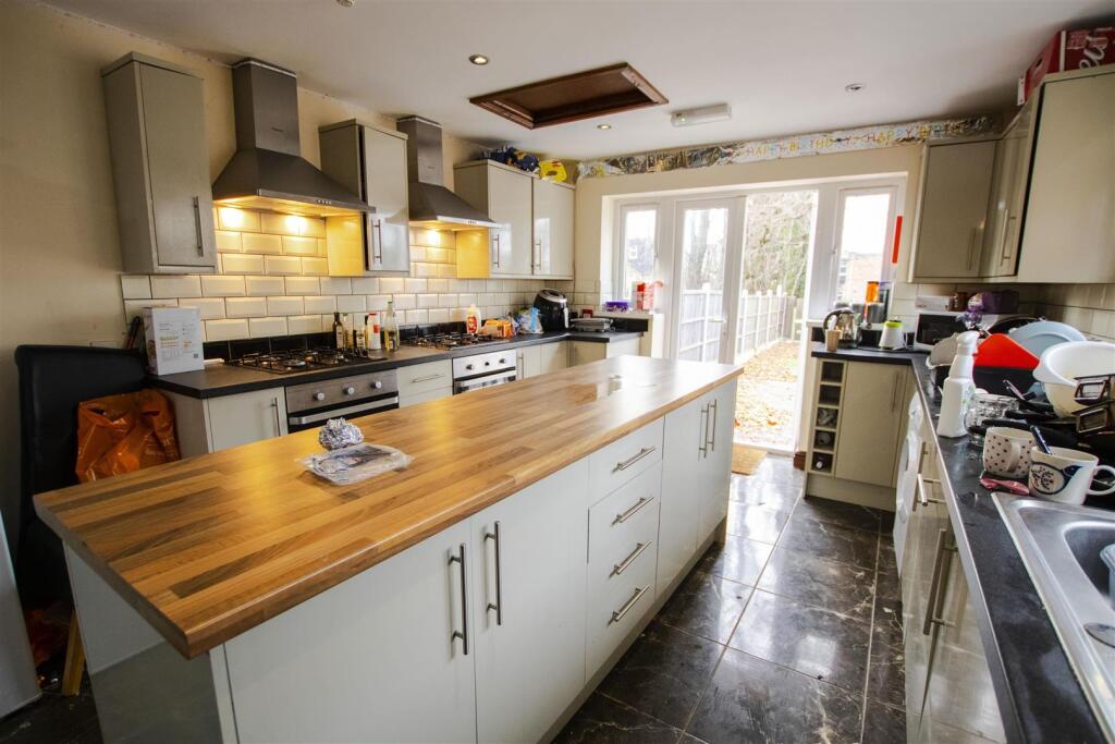 8 bed Detached for rent in Birmingham. From Oakmans Estate Agents - Student Lettings