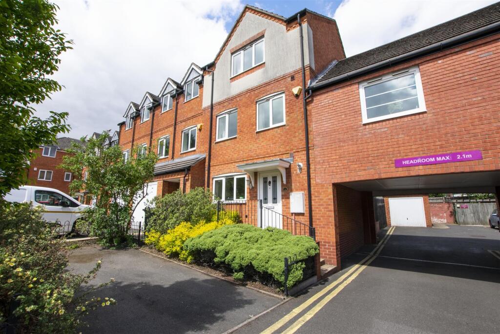 4 bed Not Specified for rent in Birmingham. From Oakmans Estate Agents - Student Lettings