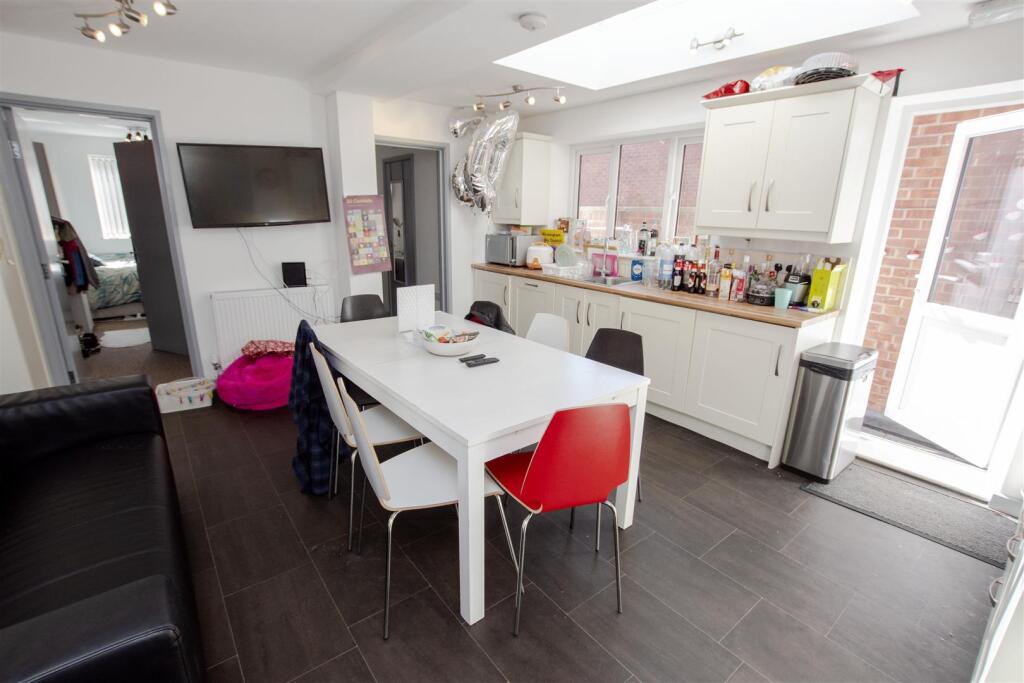 7 bed Detached for rent in Birmingham. From Oakmans Estate Agents - Student Lettings