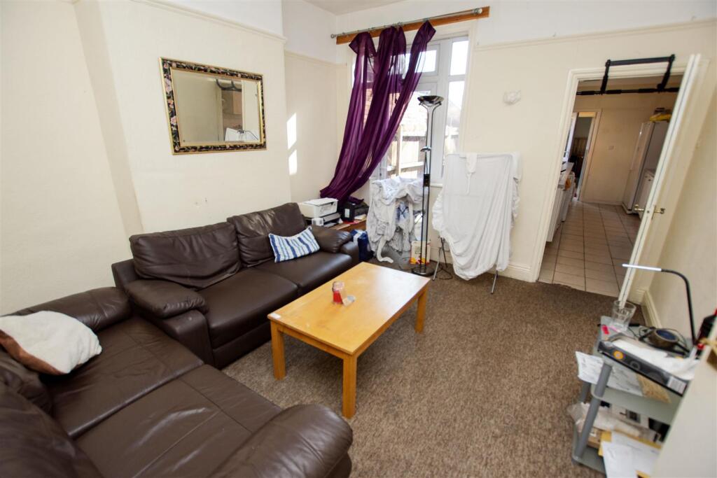 7 bed Detached for rent in Birmingham. From Oakmans Estate Agents - Student Lettings 7 bed Detached for rent in Birmingham. From Oakmans Estate Agents - Student Lettings