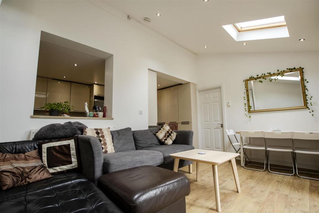 8 bed Detached for rent in Birmingham. From Oakmans Estate Agents - Student Lettings 8 bed Detached for rent in Birmingham. From Oakmans Estate Agents - Student Lettings