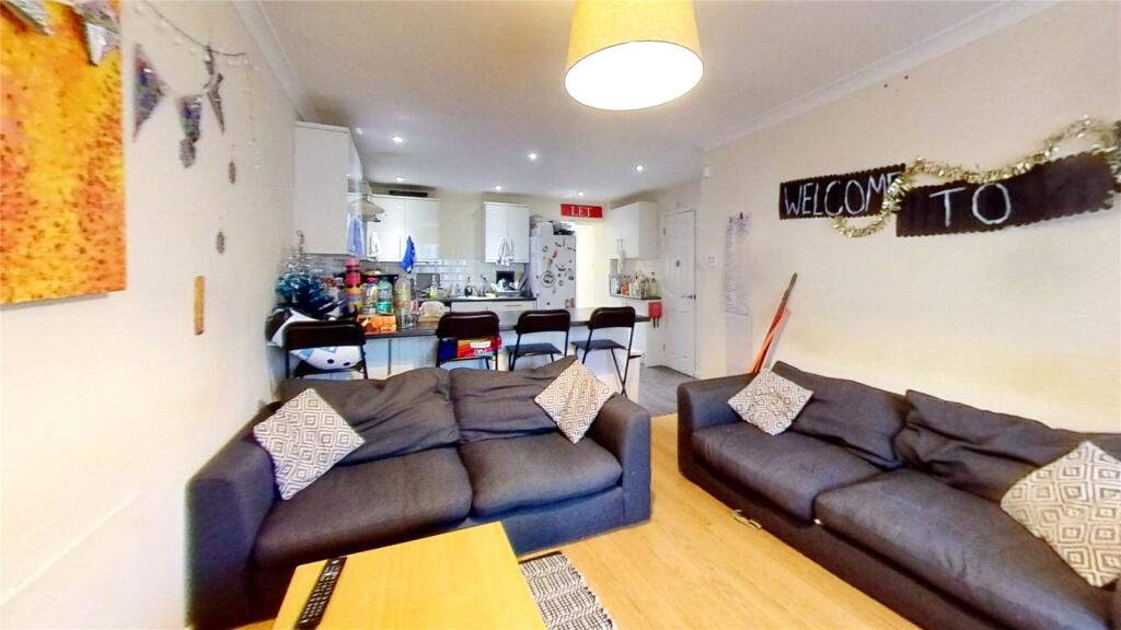 6 bed Detached for rent in Birmingham. From Oakmans Estate Agents - Student Lettings 6 bed Detached for rent in Birmingham. From Oakmans Estate Agents - Student Lettings
