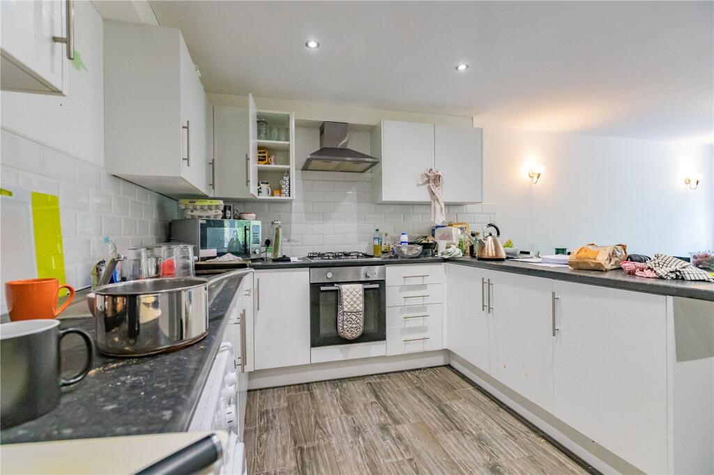 6 bed Detached for rent in Birmingham. From Oakmans Estate Agents - Student Lettings 6 bed Detached for rent in Birmingham. From Oakmans Estate Agents - Student Lettings