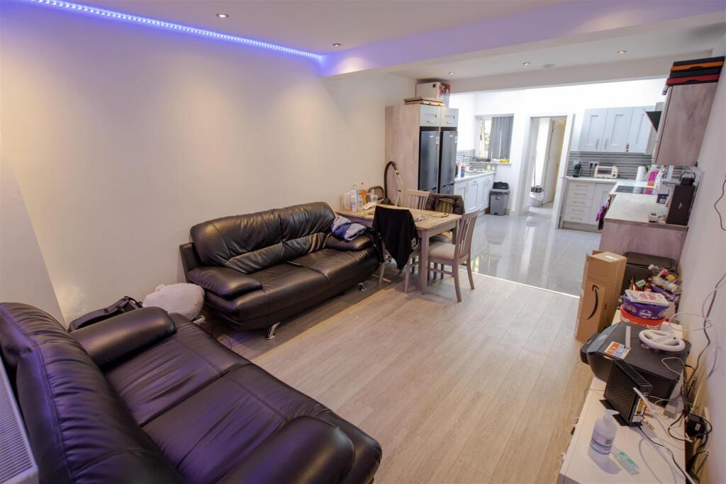 7 bed Detached for rent in Birmingham. From Oakmans Estate Agents - Student Lettings