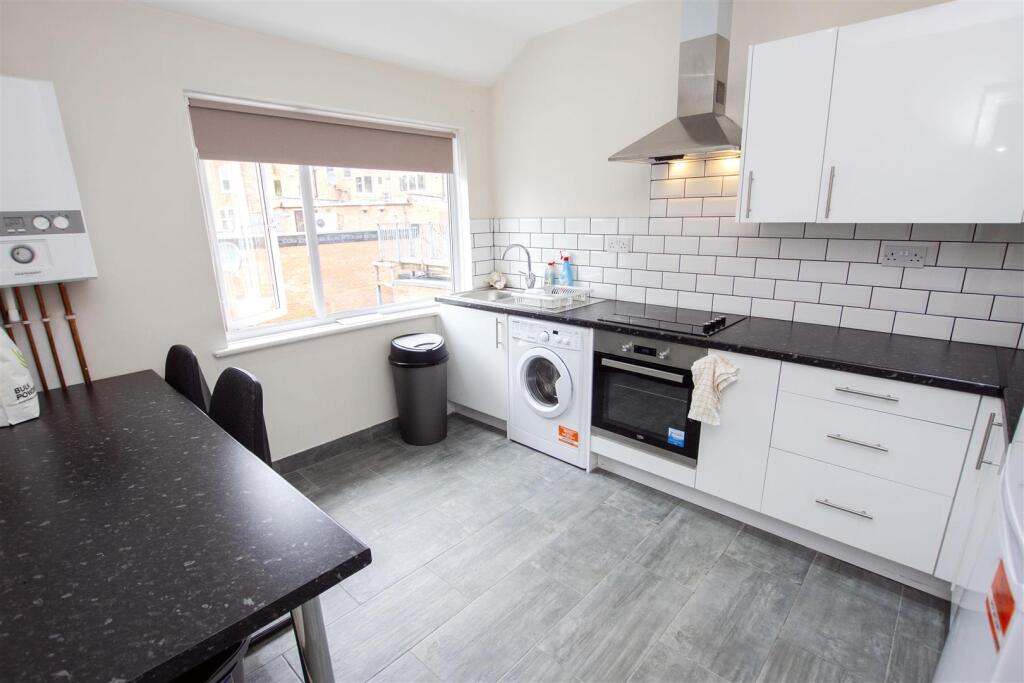 2 bed Detached for rent in Birmingham. From Oakmans Estate Agents - Student Lettings