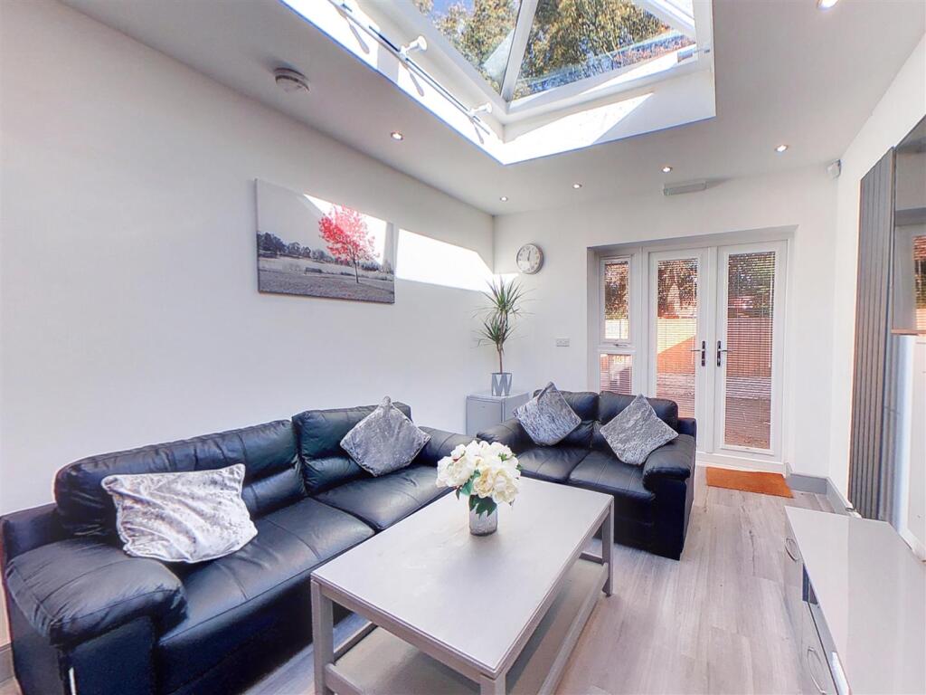 6 bed Detached for rent in Birmingham. From Oakmans Estate Agents - Student Lettings 6 bed Detached for rent in Birmingham. From Oakmans Estate Agents - Student Lettings