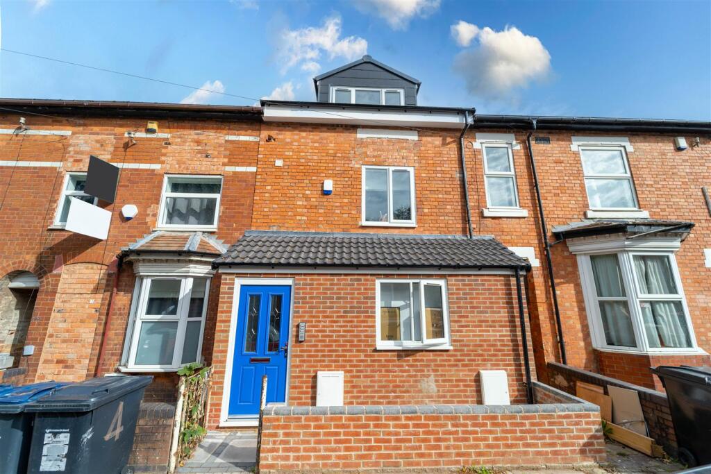 8 bed Detached for rent in Birmingham. From Oakmans Estate Agents - Student Lettings