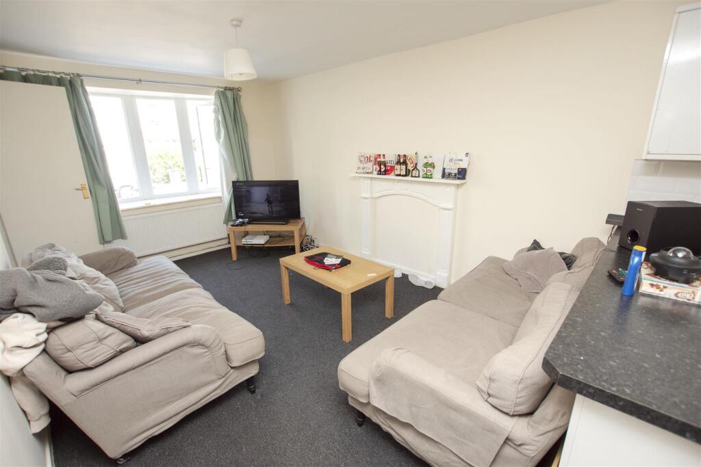 7 bed Detached for rent in Birmingham. From Oakmans Estate Agents - Student Lettings