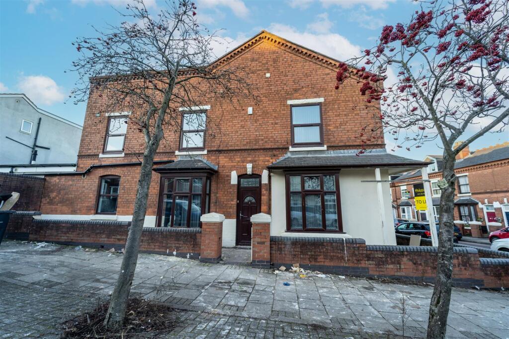 5 bed Detached for rent in Birmingham. From Oakmans Estate Agents - Student Lettings 5 bed Detached for rent in Birmingham. From Oakmans Estate Agents - Student Lettings