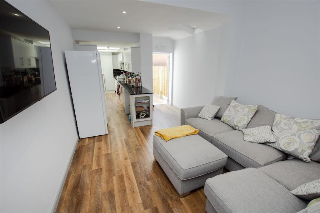 6 bed Detached for rent in Birmingham. From Oakmans Estate Agents - Student Lettings