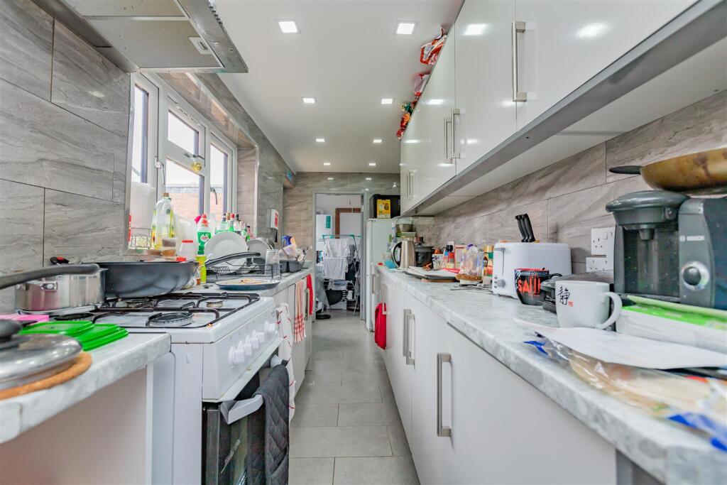 5 bed Detached for rent in Birmingham. From Oakmans Estate Agents - Student Lettings