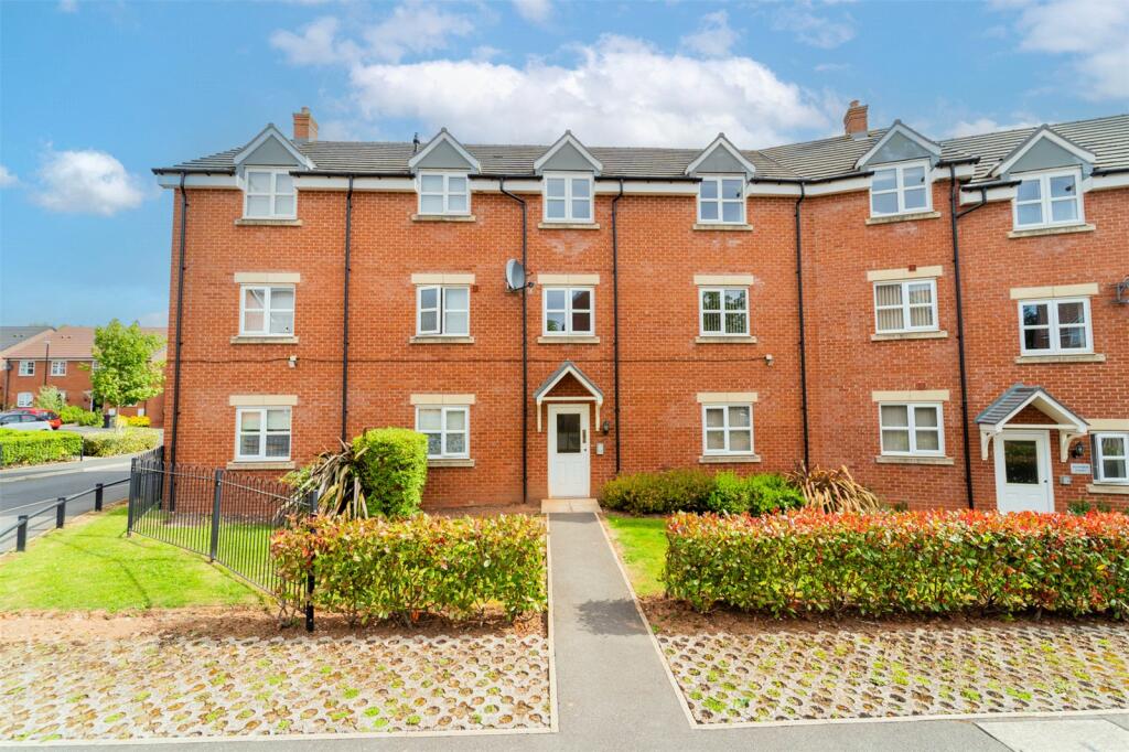 4 bed Detached for rent in . From Oakmans Estate Agents - Student Lettings