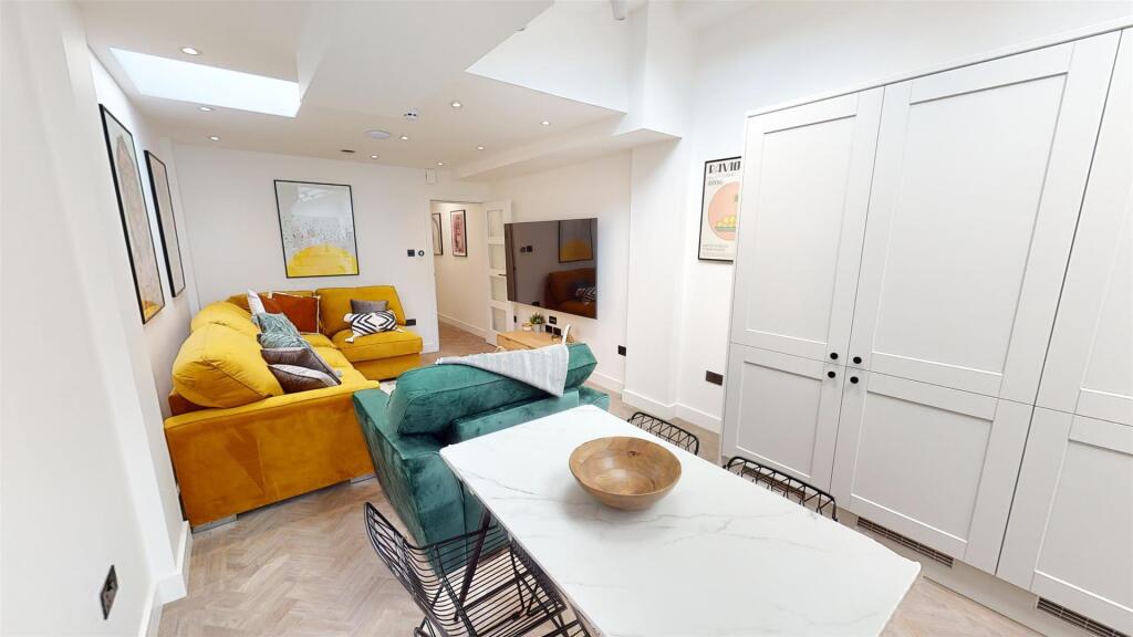 6 bed Detached for rent in Birmingham. From Oakmans Estate Agents - Student Lettings