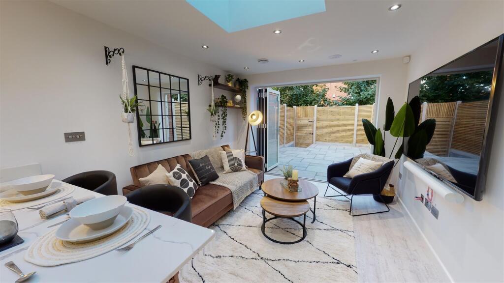 5 bed Detached for rent in Birmingham. From Oakmans Estate Agents - Student Lettings