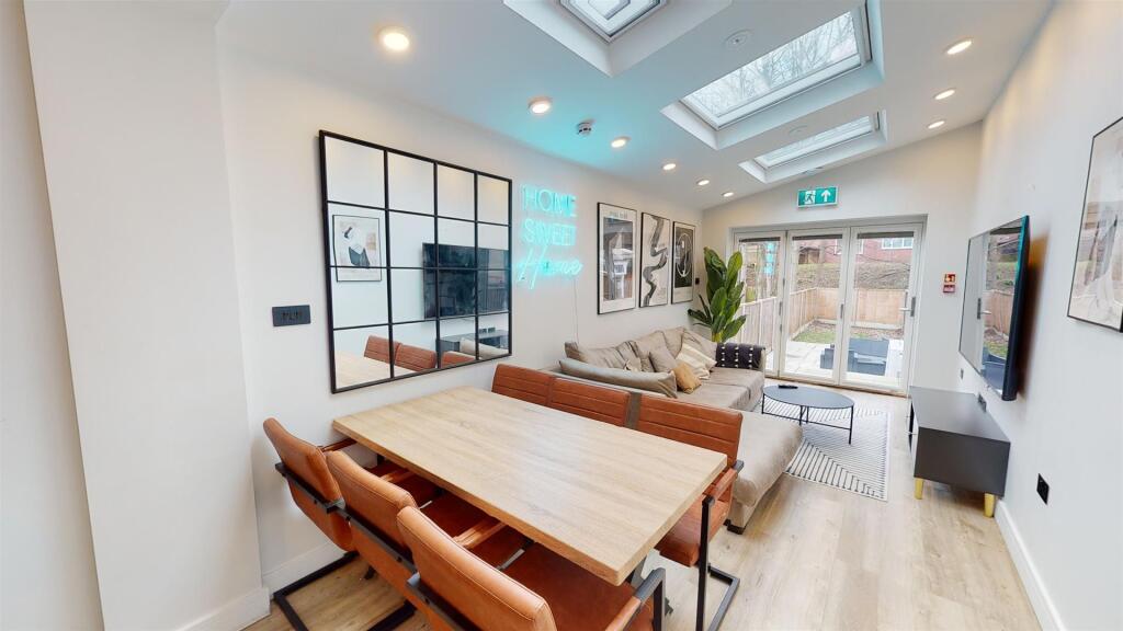 6 bed Detached for rent in Birmingham. From Oakmans Estate Agents - Student Lettings 6 bed Detached for rent in Birmingham. From Oakmans Estate Agents - Student Lettings