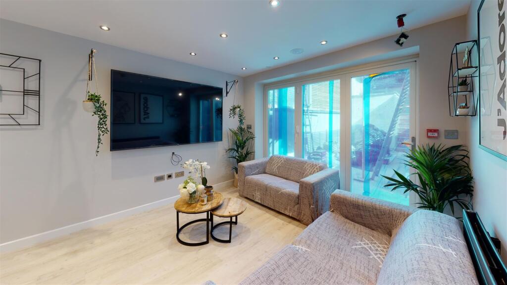 6 bed Detached for rent in Birmingham. From Oakmans Estate Agents - Student Lettings 6 bed Detached for rent in Birmingham. From Oakmans Estate Agents - Student Lettings