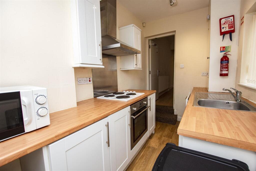 3 bed Detached for rent in Birmingham. From Oakmans Estate Agents - Student Lettings 3 bed Detached for rent in Birmingham. From Oakmans Estate Agents - Student Lettings