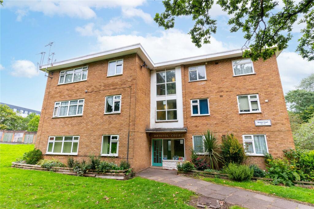 2 bed Apartment for rent in Headley Heath. From Oakmans Estate Agents - Student Lettings