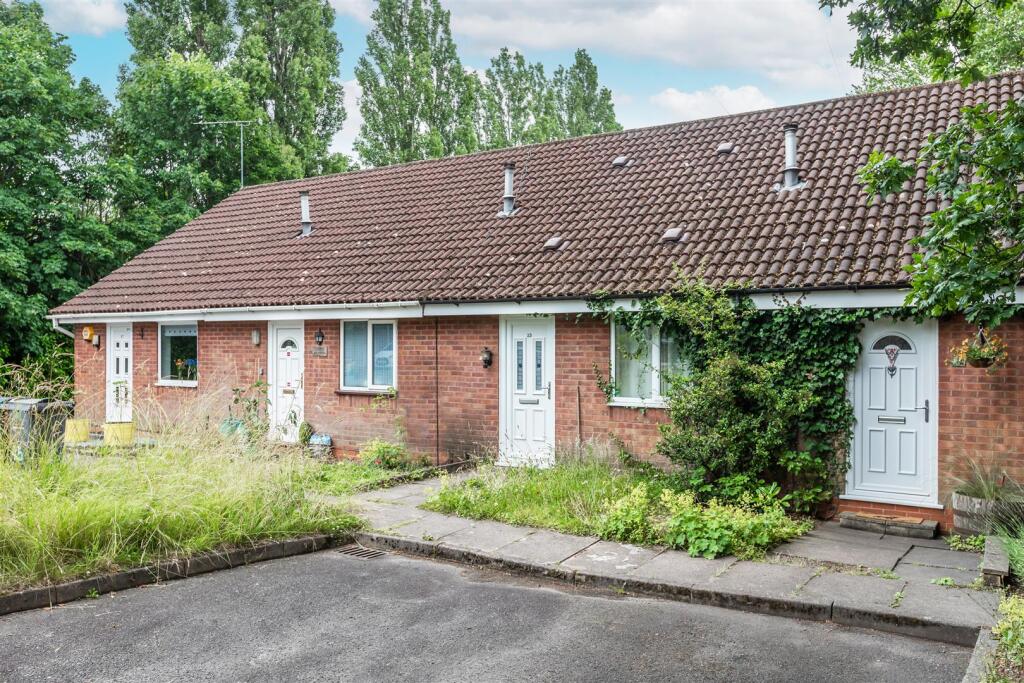 1 bed Detached for rent in Headley Heath. From Oakmans Estate Agents - Student Lettings 1 bed Detached for rent in Headley Heath. From Oakmans Estate Agents - Student Lettings