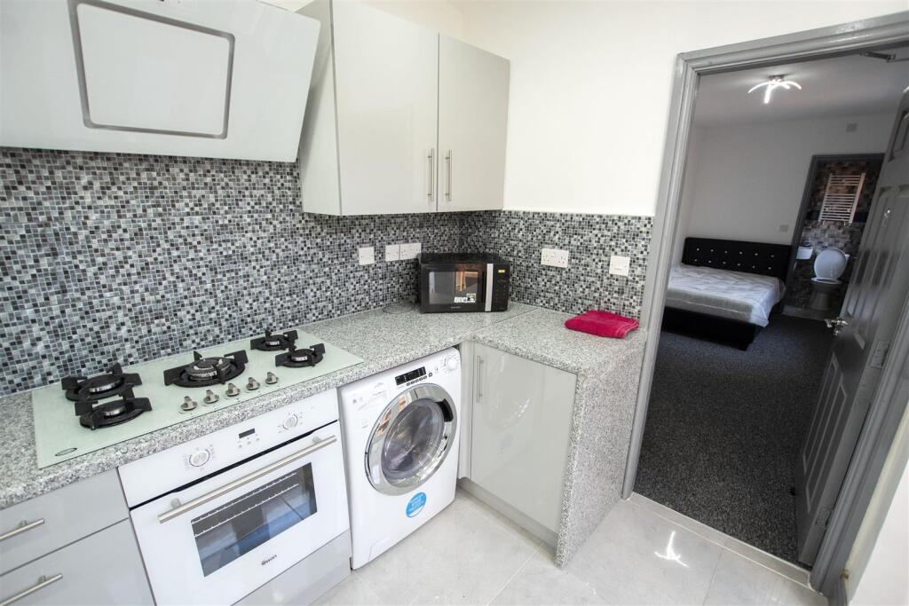 6 bed Detached for rent in Birmingham. From Oakmans Estate Agents - Student Lettings