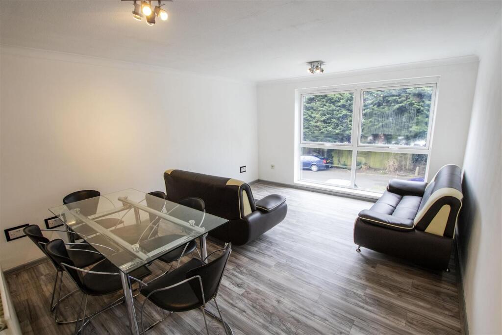 2 bed Apartment for rent in Birmingham. From Oakmans Estate Agents - Student Lettings