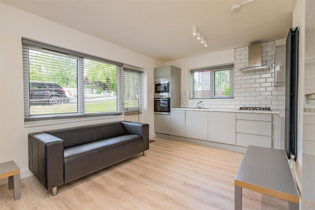 2 bed Detached for rent in Birmingham. From Oakmans Estate Agents - Student Lettings