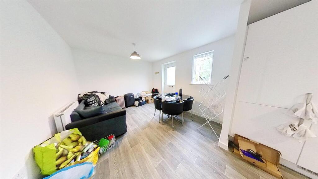 2 bed Detached for rent in Birmingham. From Oakmans Estate Agents - Student Lettings
