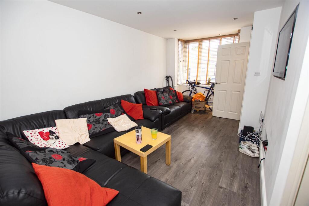 7 bed Not Specified for rent in Birmingham. From Oakmans Estate Agents - Student Lettings