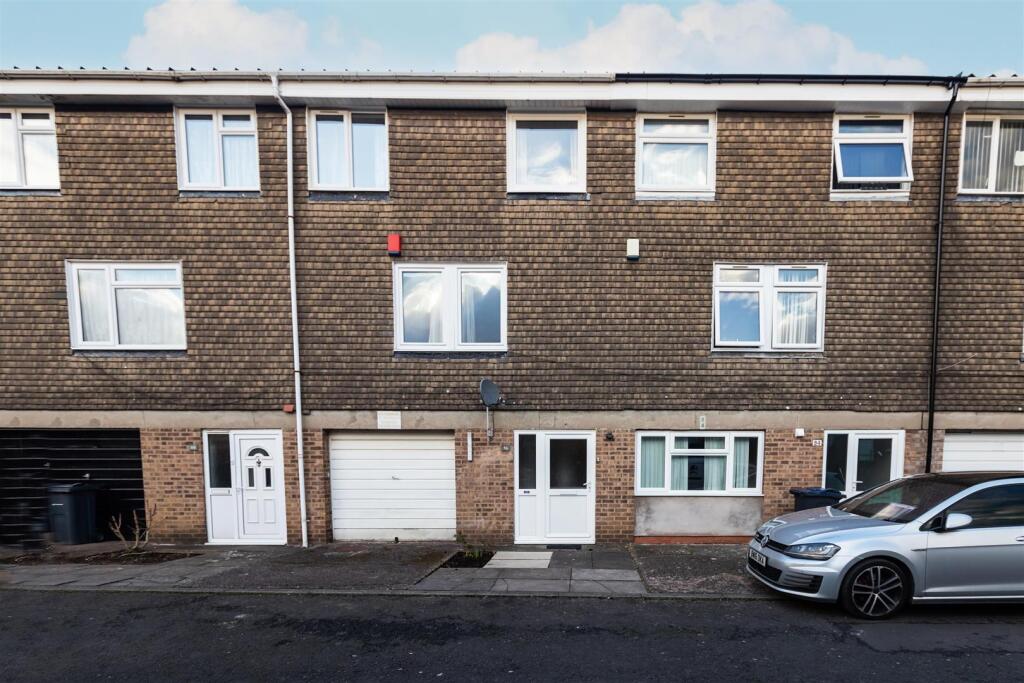 5 bed Detached for rent in Birmingham. From Oakmans Estate Agents - Student Lettings