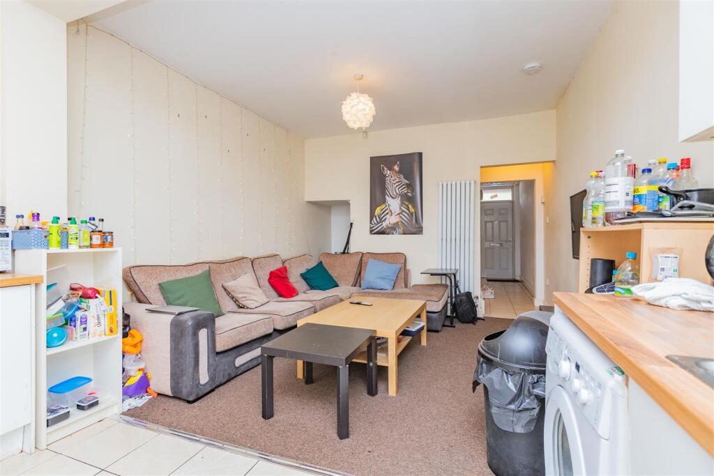 7 bed Detached for rent in Birmingham. From Oakmans Estate Agents - Student Lettings