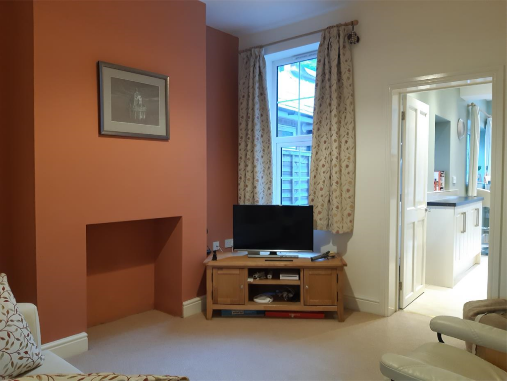 2 bed Mid Terraced House for rent in Birmingham. From Oakmans Estate Agents - Student Lettings