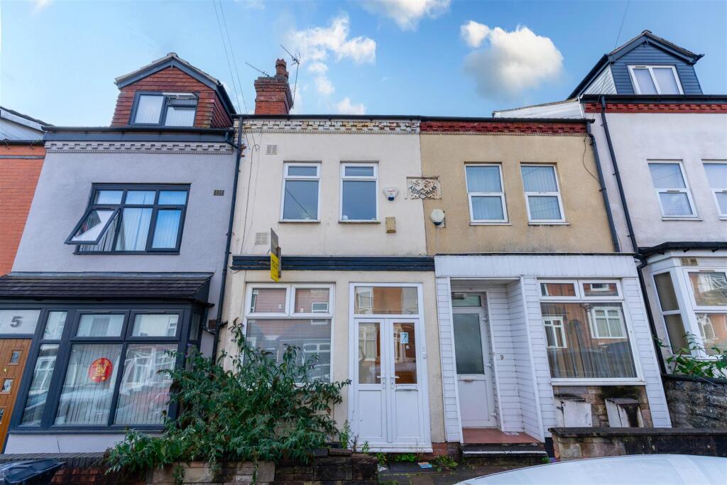 4 bed Detached for rent in Birmingham. From Oakmans Estate Agents - Student Lettings 4 bed Detached for rent in Birmingham. From Oakmans Estate Agents - Student Lettings