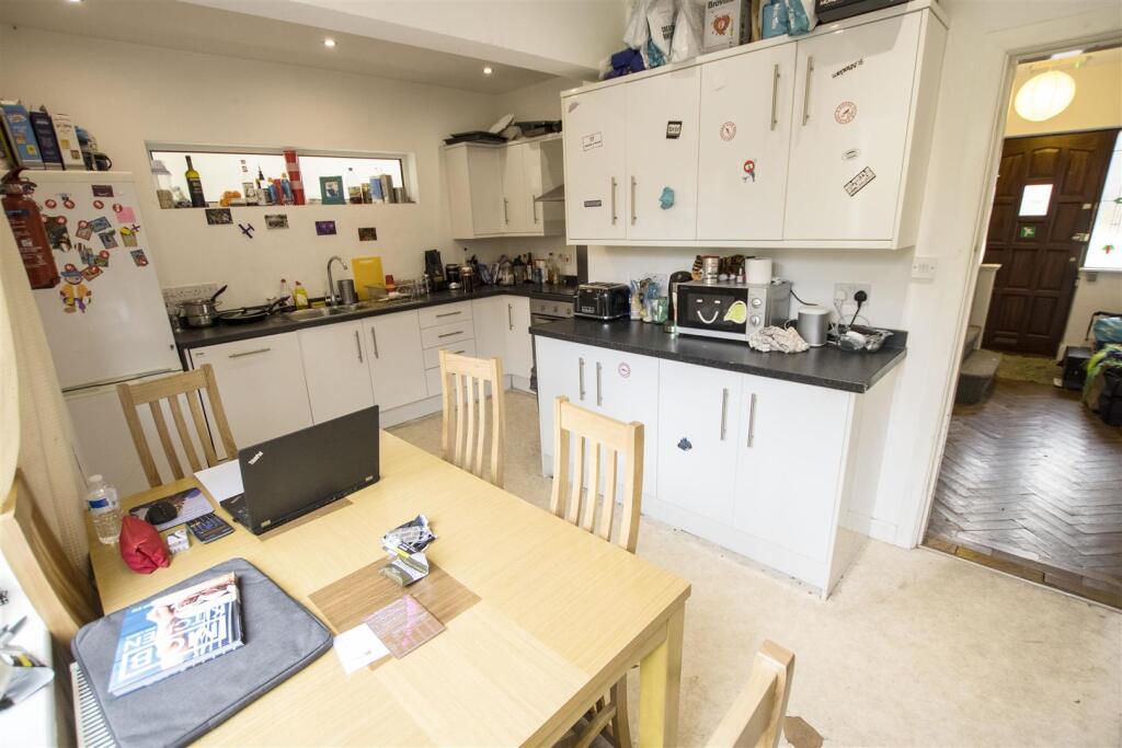 6 bed Detached for rent in Birmingham. From Oakmans Estate Agents - Student Lettings