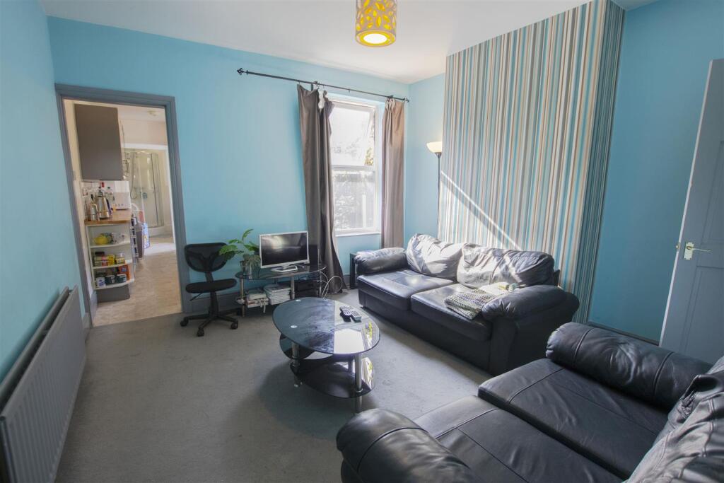 3 bed Detached for rent in Birmingham. From Oakmans Estate Agents - Student Lettings 3 bed Detached for rent in Birmingham. From Oakmans Estate Agents - Student Lettings