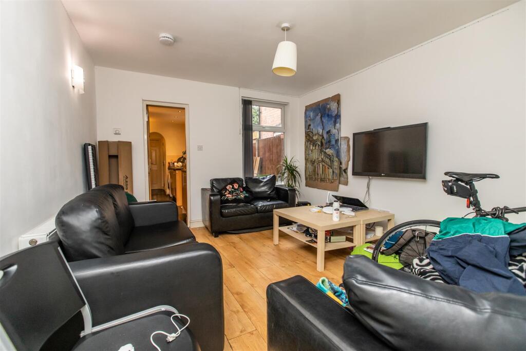 7 bed Detached for rent in Birmingham. From Oakmans Estate Agents - Student Lettings