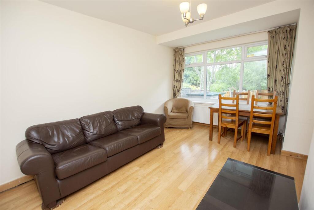2 bed Detached for rent in Birmingham. From Oakmans Estate Agents - Student Lettings