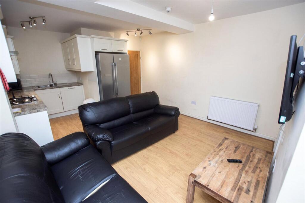 7 bed Detached for rent in Birmingham. From Oakmans Estate Agents - Student Lettings