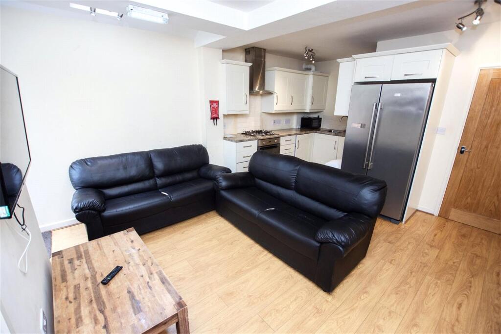 7 bed Detached for rent in Birmingham. From Oakmans Estate Agents - Student Lettings