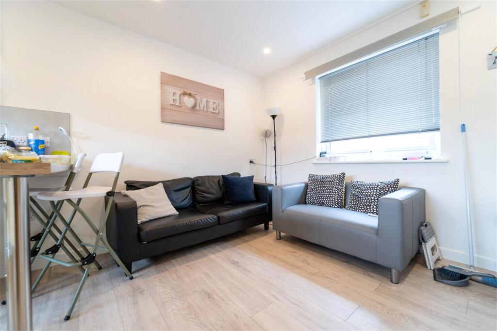 5 bed Detached for rent in Birmingham. From Oakmans Estate Agents - Student Lettings