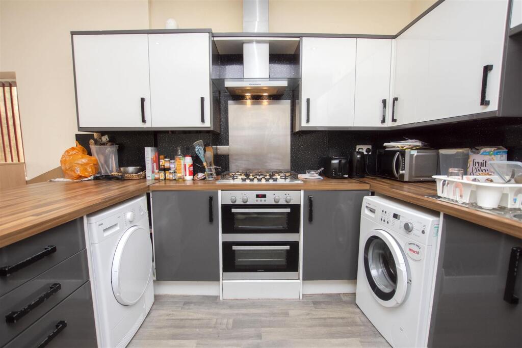 5 bed Detached for rent in Birmingham. From Oakmans Estate Agents - Student Lettings