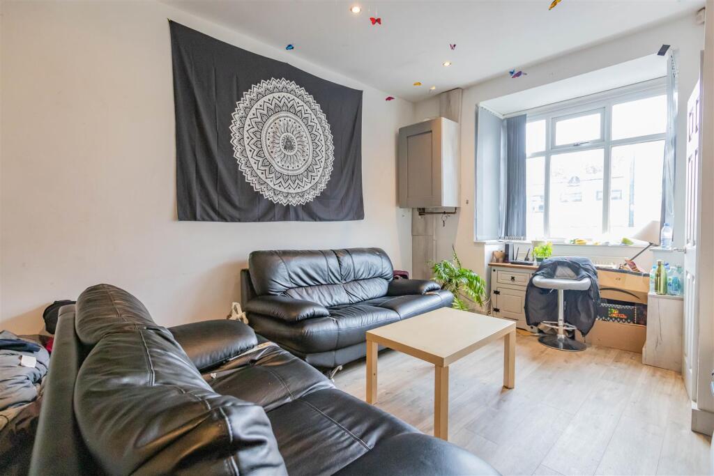 7 bed Detached for rent in Birmingham. From Oakmans Estate Agents - Student Lettings 7 bed Detached for rent in Birmingham. From Oakmans Estate Agents - Student Lettings