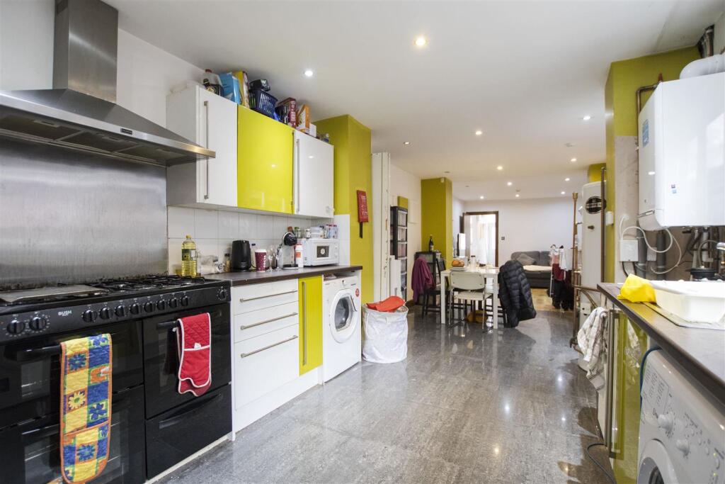 7 bed Detached for rent in Birmingham. From Oakmans Estate Agents - Student Lettings