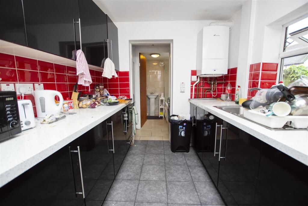 5 bed Detached for rent in Birmingham. From Oakmans Estate Agents - Student Lettings