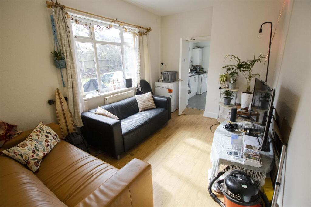 6 bed Detached for rent in Birmingham. From Oakmans Estate Agents - Student Lettings 6 bed Detached for rent in Birmingham. From Oakmans Estate Agents - Student Lettings