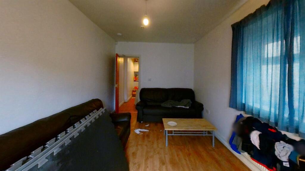 6 bed Detached for rent in Birmingham. From Oakmans Estate Agents - Student Lettings