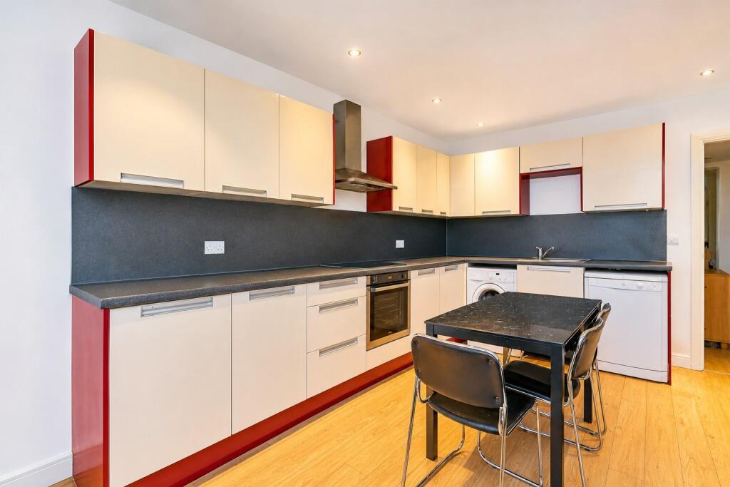 6 bed Detached for rent in Birmingham. From Oakmans Estate Agents - Student Lettings