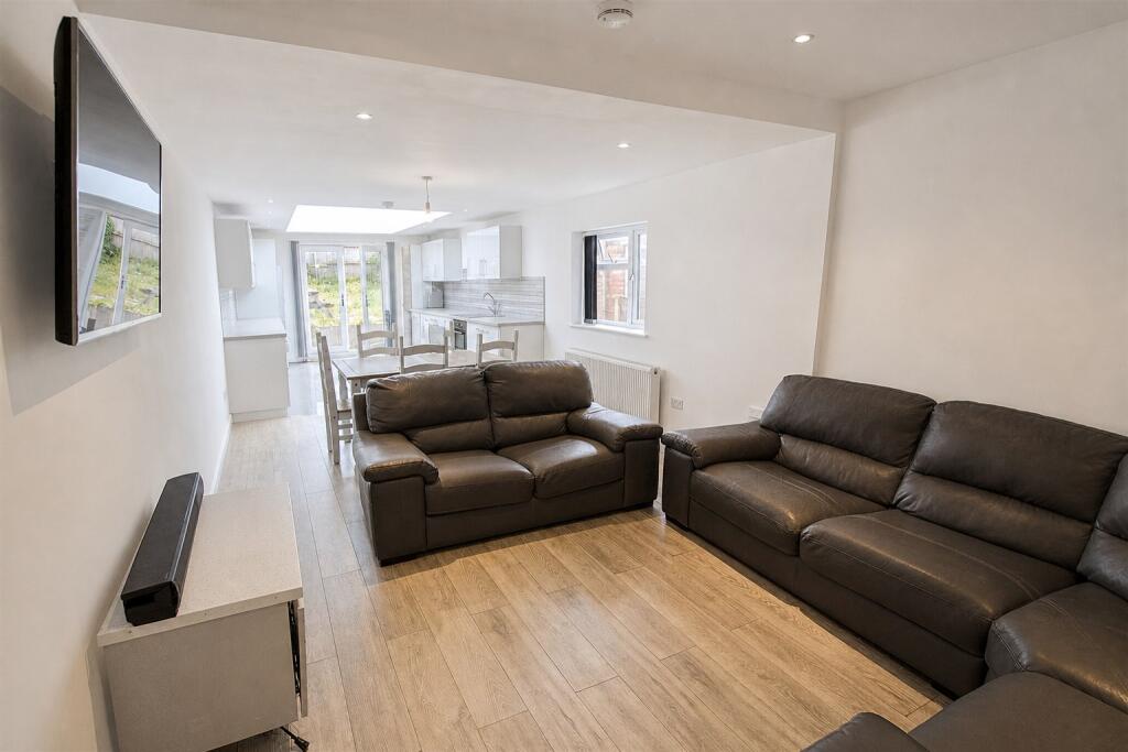 7 bed Detached for rent in Birmingham. From Oakmans Estate Agents - Student Lettings